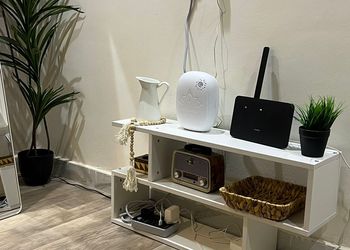 شقة بصالة أنيقة ودخول ذاتي