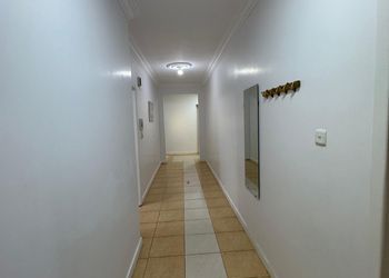 شقة بصالة وغرفتين نوم 