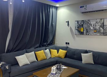 استراحة بجلسة خارجية و مسبح