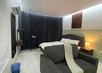 استديو بأثاث مريح وبسيط 