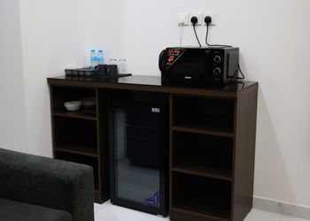 استديو بسرير ماستر وجلسه جانبيه