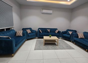 شاليه بجلسة خارجية ومسبح