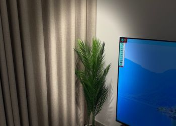 استديو بسرير ماستر وجلسه جانبيه