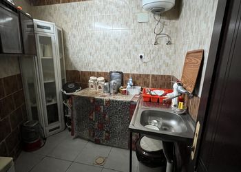 استراحة بمسطح اخضر وجلسة خارجية