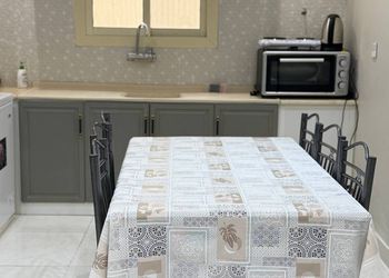 استراحة عائلية بمسبح و جلسة خارجية