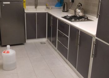 شاليه بمسطح اخضر وجلسة خارجية 