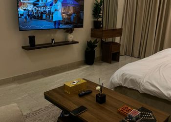 استديو بسرير ماستر وجلسة جانبية