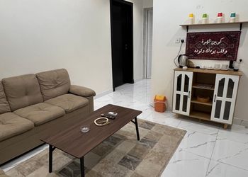 شقة بغرفة معيشة وغرفة نوم 