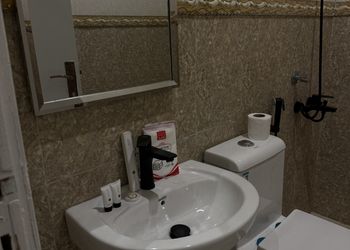 استديو بسرير ماستر وجلسة جانبية 