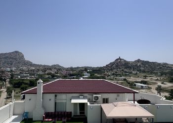 شقه مطلة على الجبال وغرفتين نوم 
