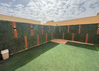 شقة بصالة وغرفتين نوم 