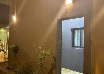 شالية بمجالس ومسبح العاب مائية 