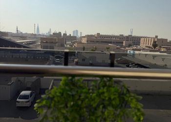 استديو بسرير ماستر وجلسة جانبية