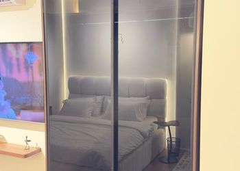 استديو هادئ بسرير ماستر