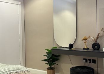 استديو بأثاث مريح وبسيط 