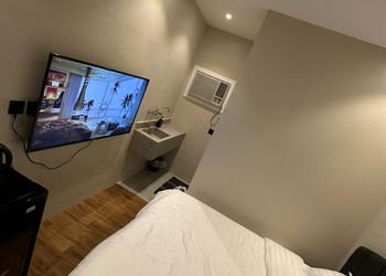 استديو بسرير ماستر وجلسة 
