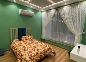 شاليه بمسطح اخضر ,ومسبح خارجي 