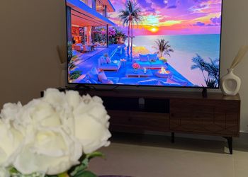 استديو بسرير ماستر وأثاث مريح 