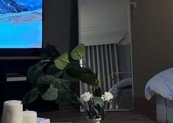 استديو هادئ بسرير ماستر
