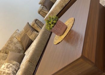 شقة بغرفة معيشة وغرفتين نوم 
