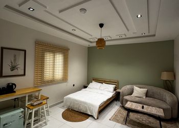 استديو بدخول ذاتي وتصميم هادئ 