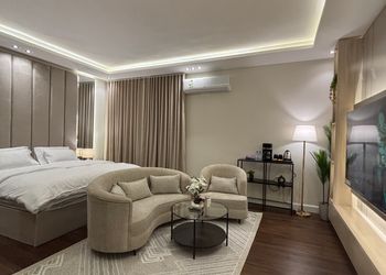 استديو بسرير ماستر  وجلسة جانبية