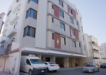 استديو بسرير مريح وتصميم هادئ 