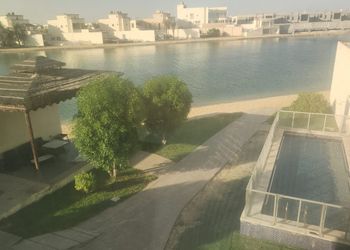 شاليه باطلاله على البحر