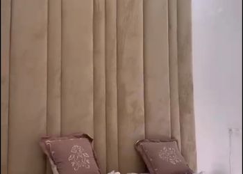 شاليه بجلسة خارجية على المسبح 
