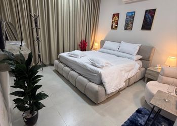 استديو بسرير ماستر ودخول ذاتي