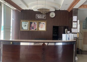 استديو بأثاث مريح وبسيط 