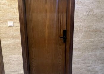 شقة بغرفة معيشة وغرفة نوم 