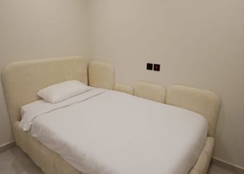 استديو بسيط بسرير فردي 