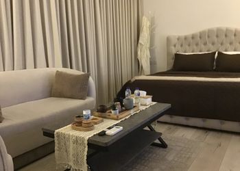 استديو بسرير ماستر وجلسة جانبية 