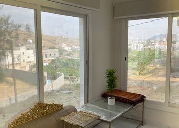 شقة بغرفتين نوم وصالة جلوس