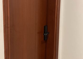 استديو بسرير ماستر وأثاث مريح 