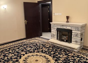 استراحة بمجالس واسعه ومسطح اخضر