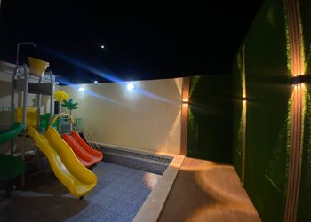 شاليه بمسطح اخضر