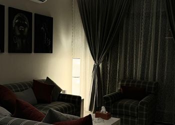 شقة بصالة وثلاث غرف نوم وباثاث بسيط