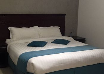 شقة بصالة وغرفتين نوم