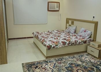 دور أرضي بصالة وغرف نوم 