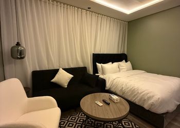 استديو بسرير ماستر ودخول ذاتي