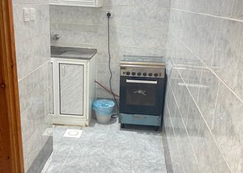 استديو بسرير ماستر وأثاث مريح 