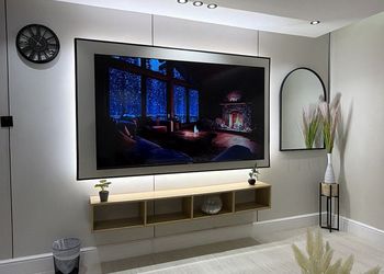 استديو هادئ بسرير ماستر