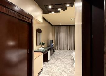 استديو بسرير ماستر وأثاث مريح 