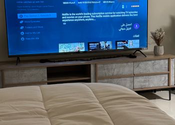 استوديو بجلسة جانبية ودخول ذاتي