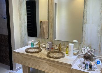 استراحة بمسطح اخضر ومجالس