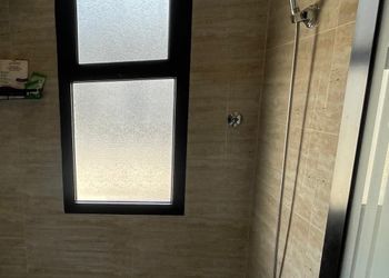 شقة بغرفة معيشة وغرفتين نوم 
