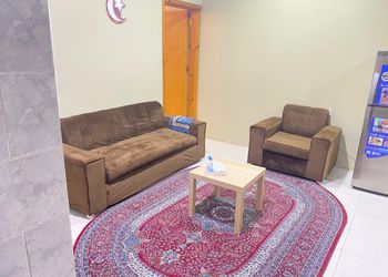 شقة بغرفتين نوم وأثاث مريح