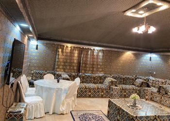 شقة بجلسة خارجية وغرفتين نوم 